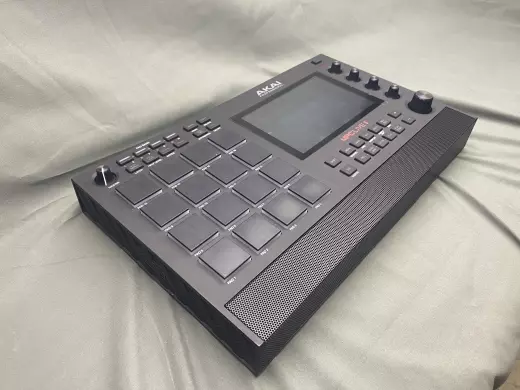 Store Special Product - Akai - MPC LIVE II